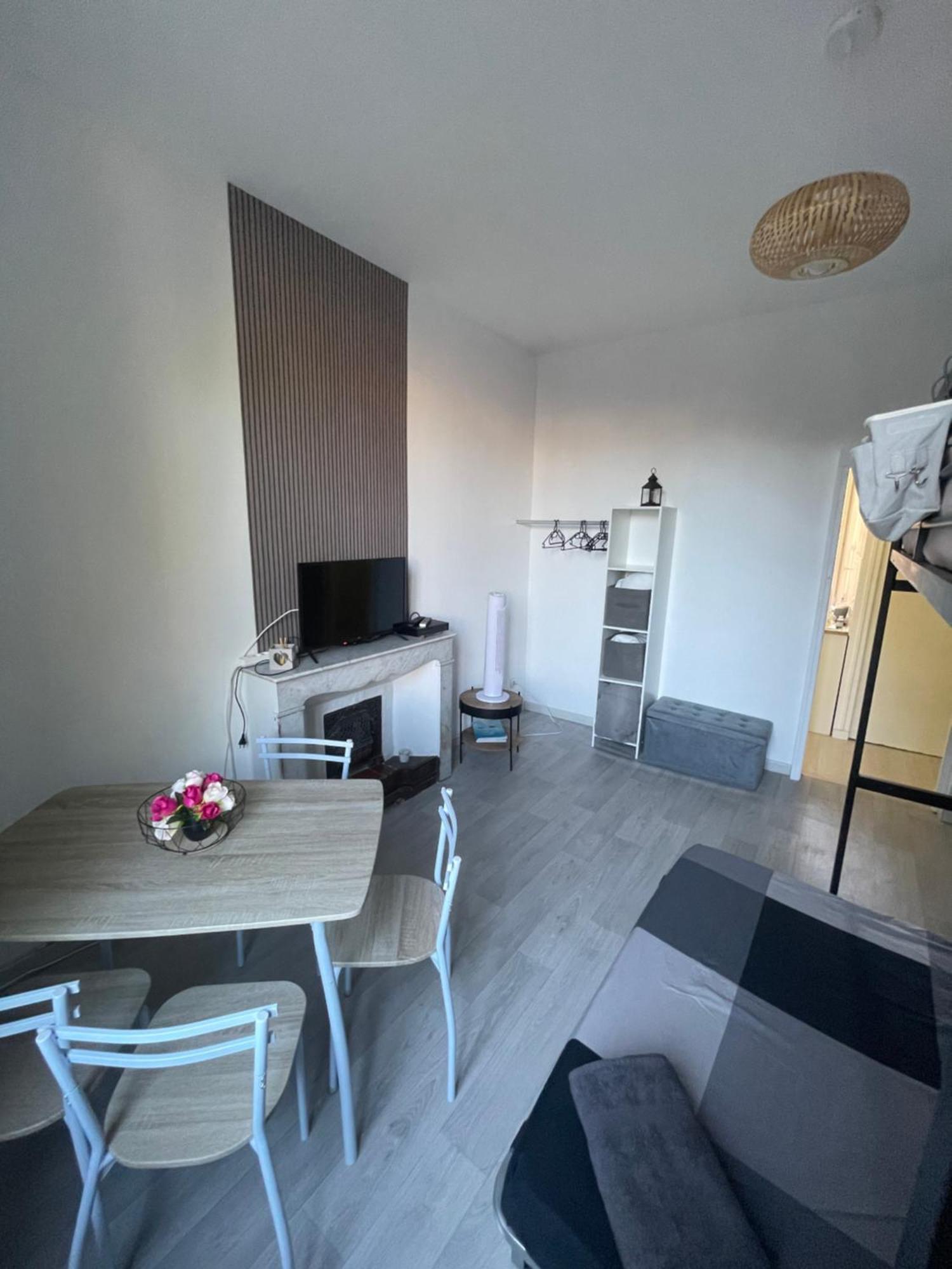 Apartament Le Petit Saint-Ruf Awinion Zewnętrze zdjęcie