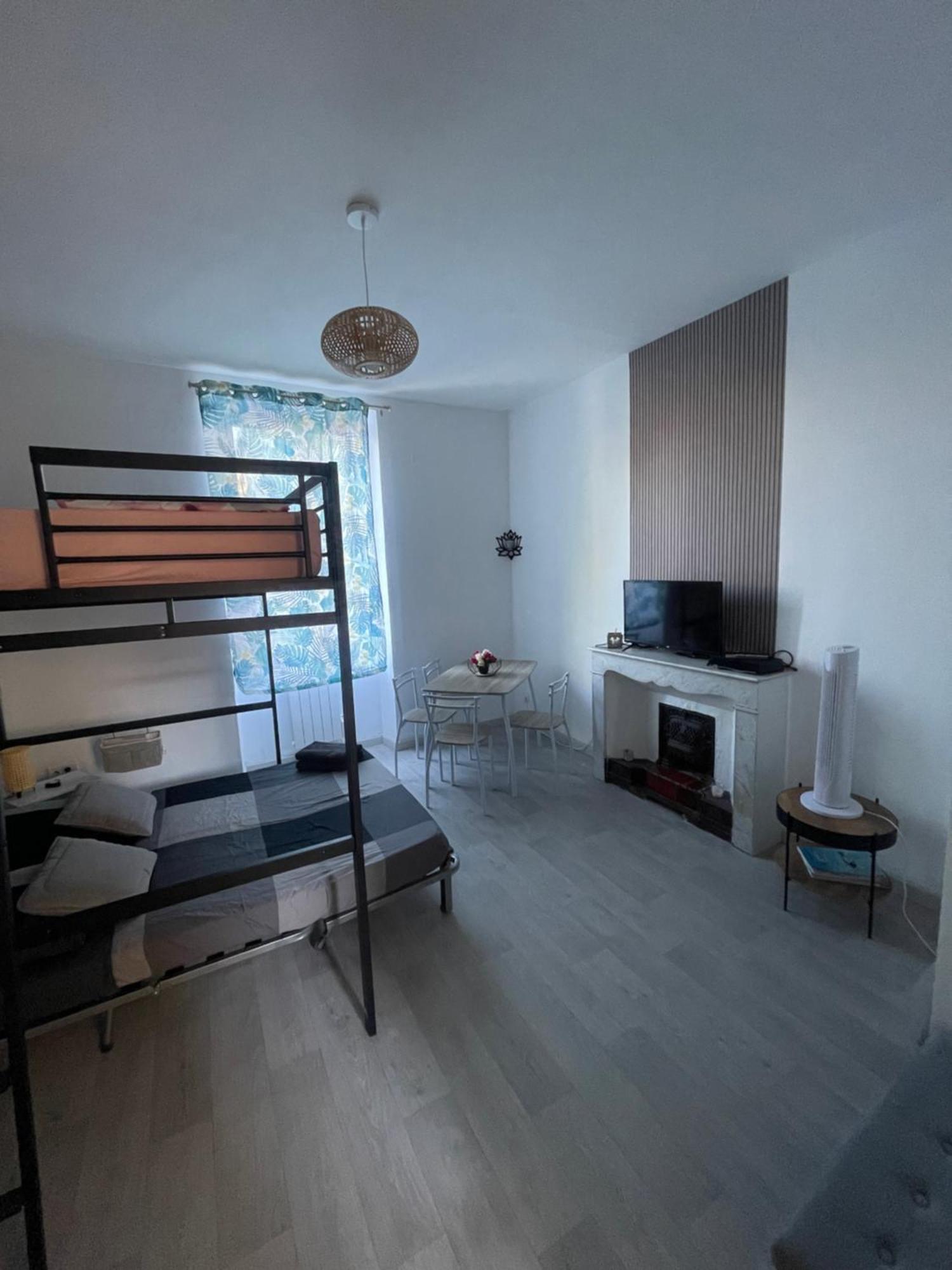 Apartament Le Petit Saint-Ruf Awinion Zewnętrze zdjęcie