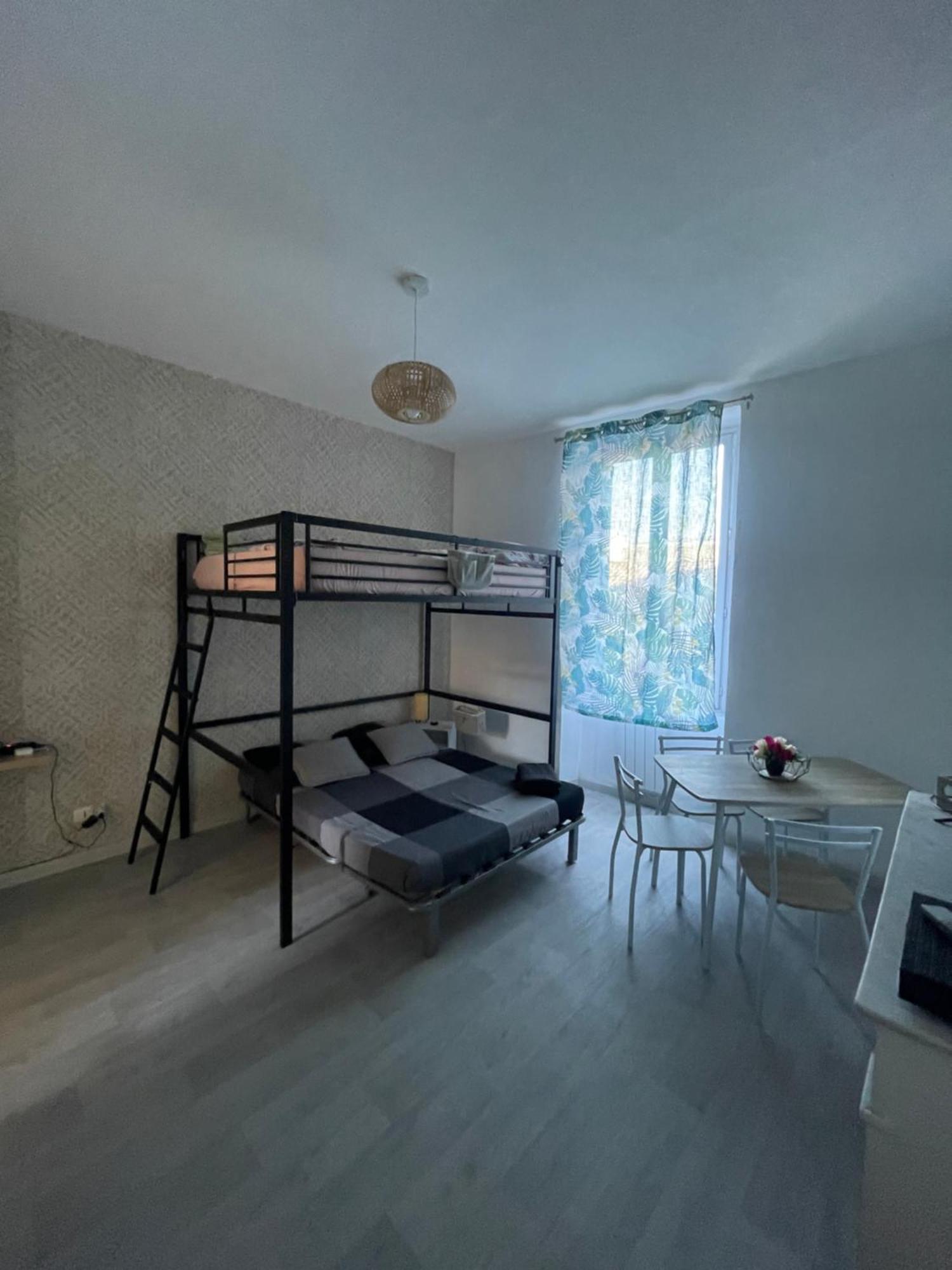 Apartament Le Petit Saint-Ruf Awinion Zewnętrze zdjęcie